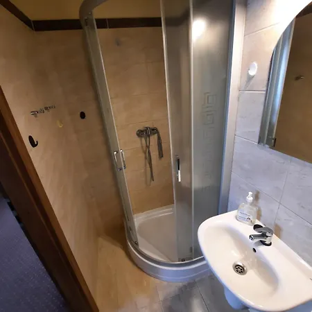 Guest house Zefir *